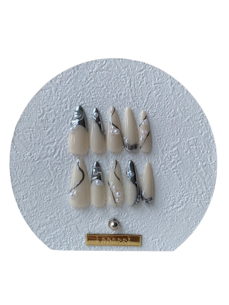 Pearl and silver press-on nails